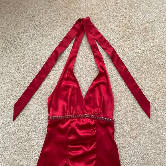 LE Chateau Red Halter Style Prom Dress / Evening Gown, Size XXS - Picture 2 of 5